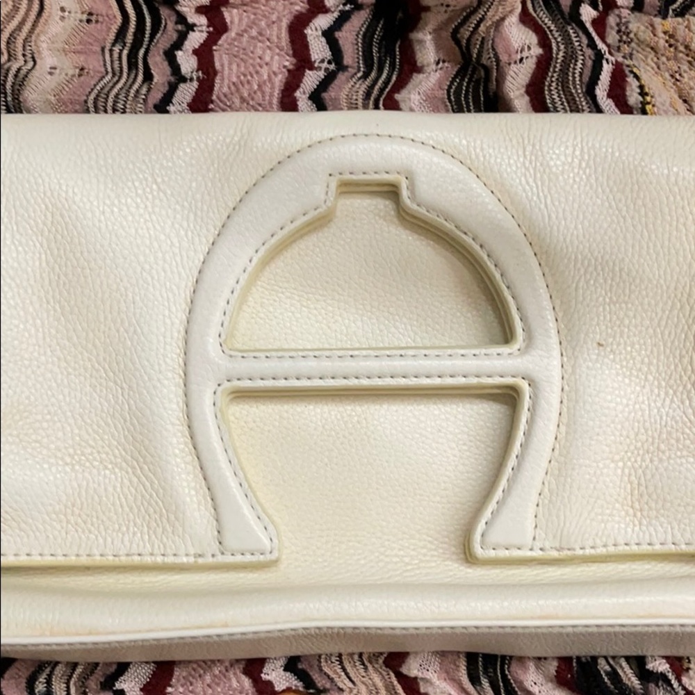 Etienne Aigner Bombé A Clutch